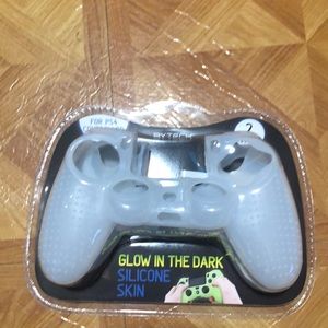 New PS4 Controller glow in dark silicone skin